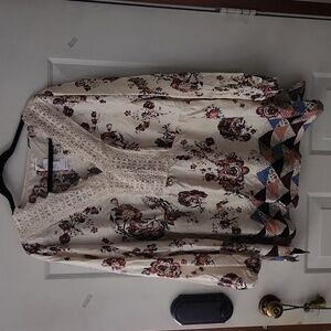NWT Maurices top